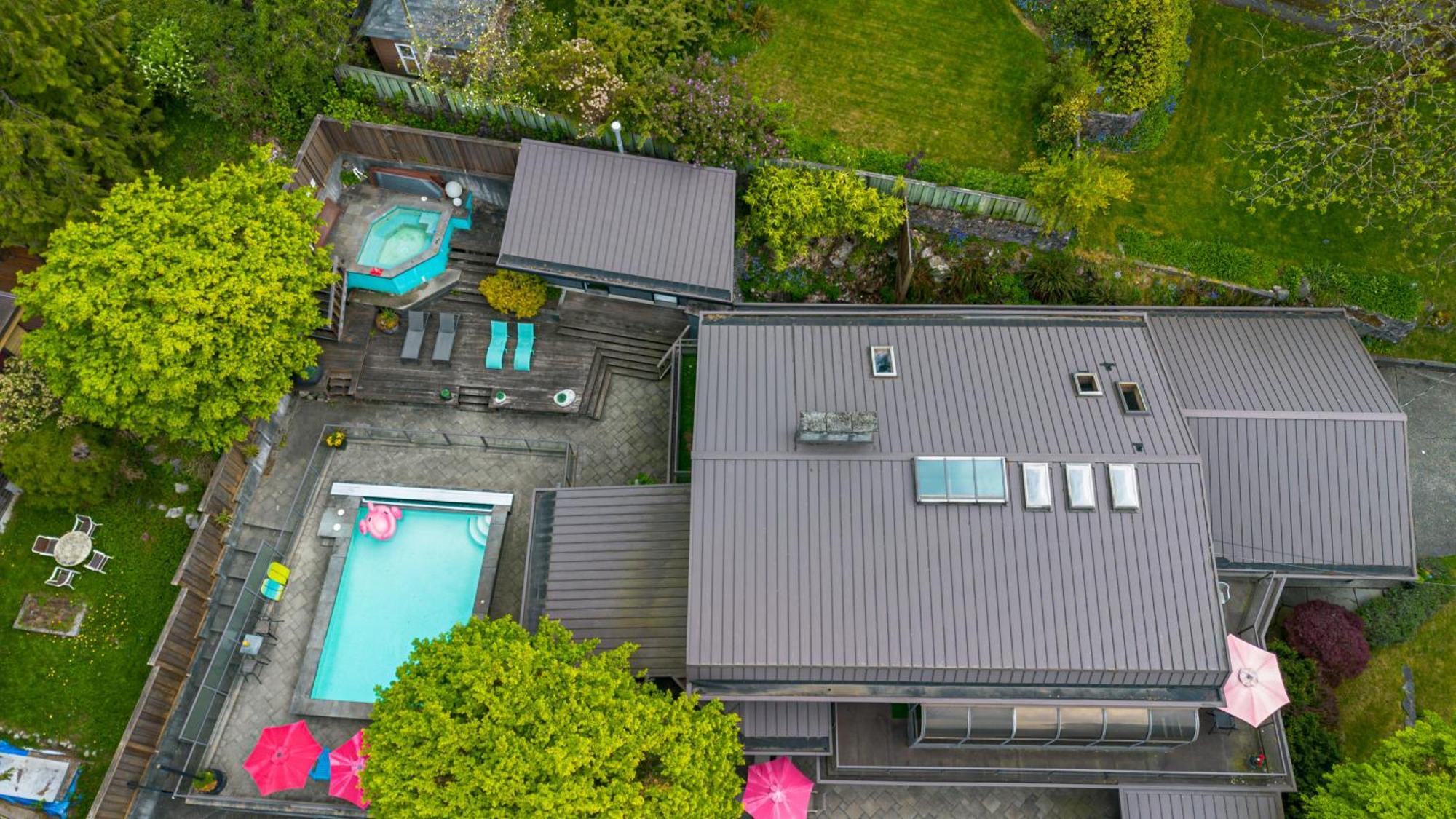Seymour Private Bedroom, Ensuite Bathroom With Shared Pool, Hot Tub With Views North Vancouver Exterior photo